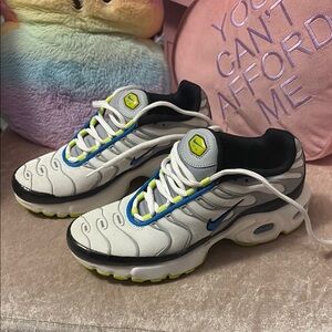 Nike AIRMAX Sneakers with Air Max Cushioning size 4YOUTH